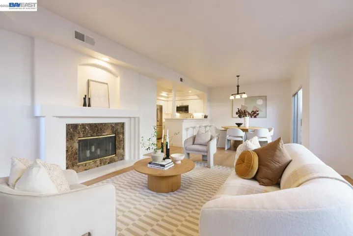 8591 Via Mallorca F, San Diego, California 92037