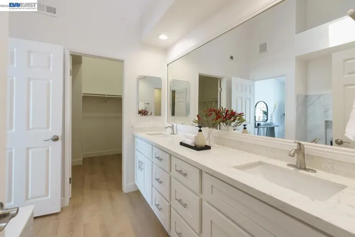 8591 Via Mallorca F, San Diego, California 92037