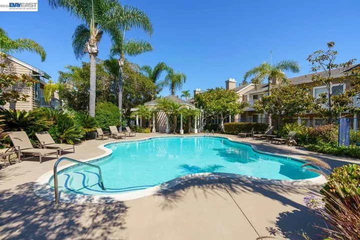 8591 Via Mallorca F, San Diego, California 92037