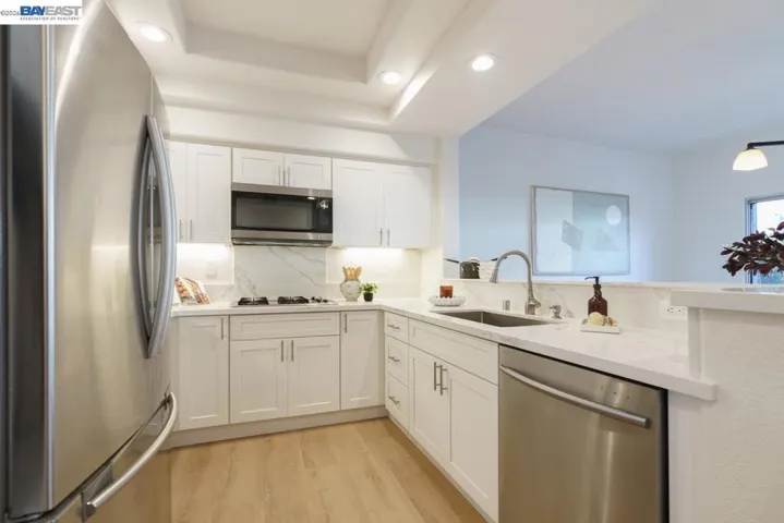 8591 Via Mallorca F, San Diego, California 92037
