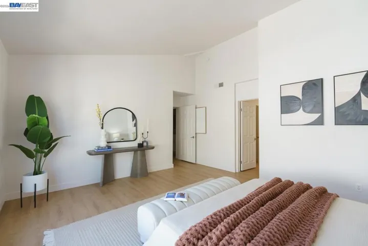 8591 Via Mallorca F, San Diego, California 92037