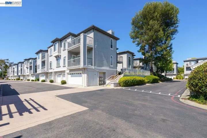 8591 Via Mallorca F, San Diego, California 92037
