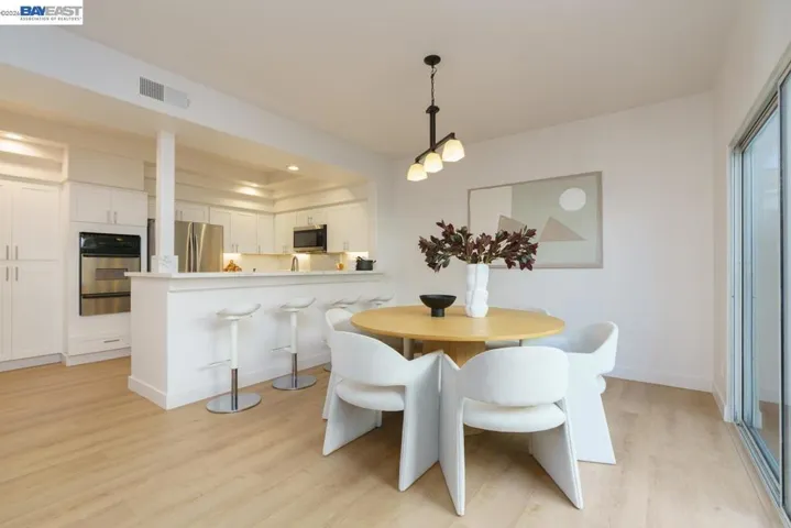 8591 Via Mallorca F, San Diego, California 92037