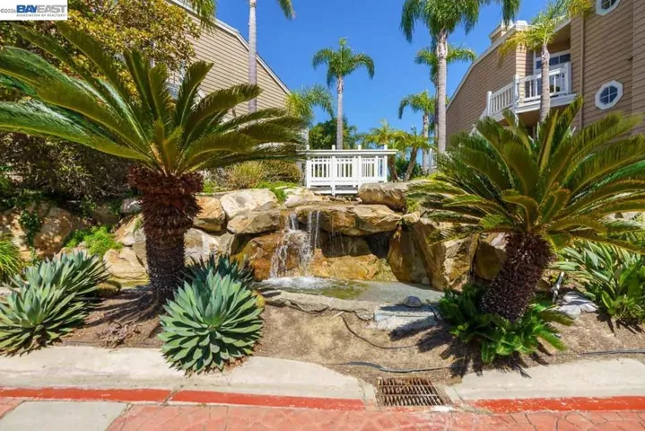 8591 Via Mallorca F, San Diego, California 92037