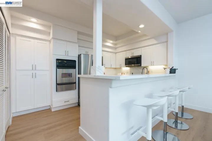 8591 Via Mallorca F, San Diego, California 92037