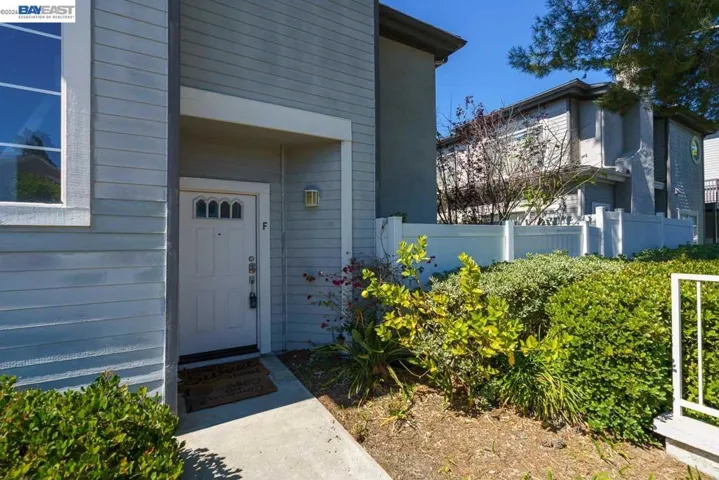 8591 Via Mallorca F, San Diego, California 92037