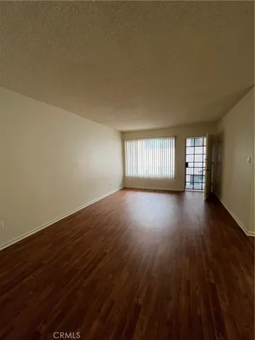 535 E Hazel 6, Inglewood, California 90302