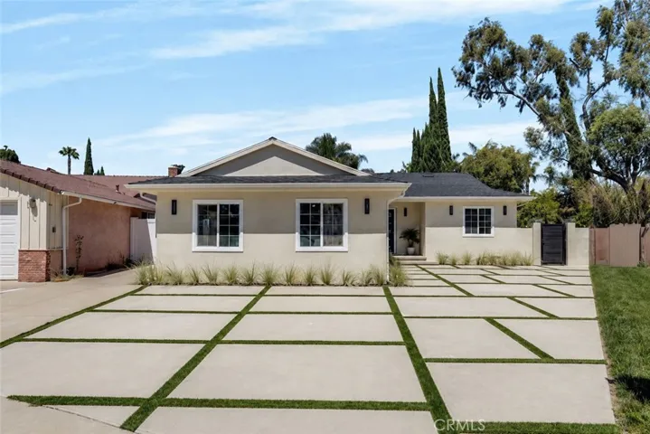 13131 Crewe, North Hollywood, California 91605