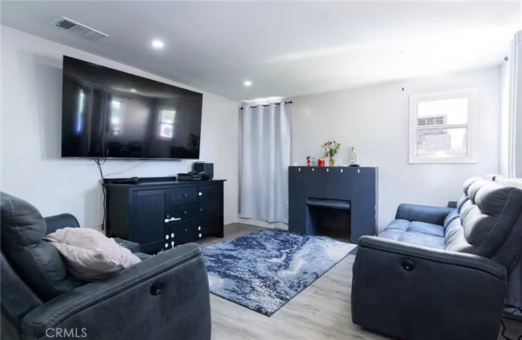 1455 W 60th Street, Los Angeles, California 90047