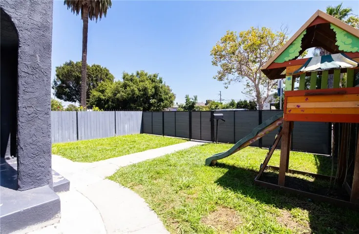 1455 W 60th Street, Los Angeles, California 90047