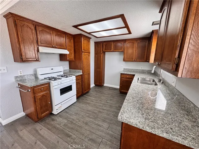 14439 Rosecrans B, La Mirada, California 90638