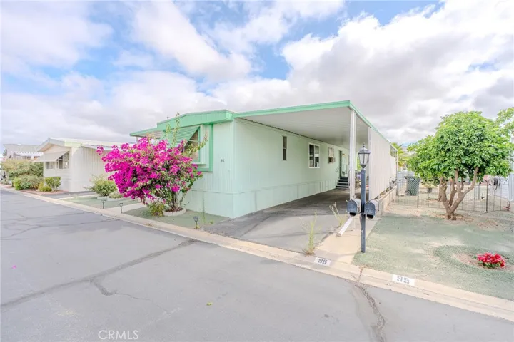 1499 Old Mountain, San Jacinto, California 92583