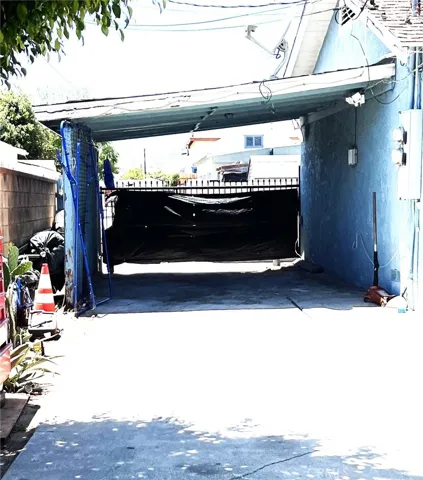 Rear drive way from alley plus carport
