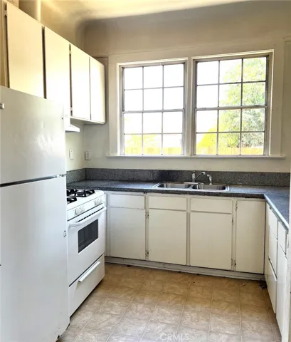 Stove and refrigerator