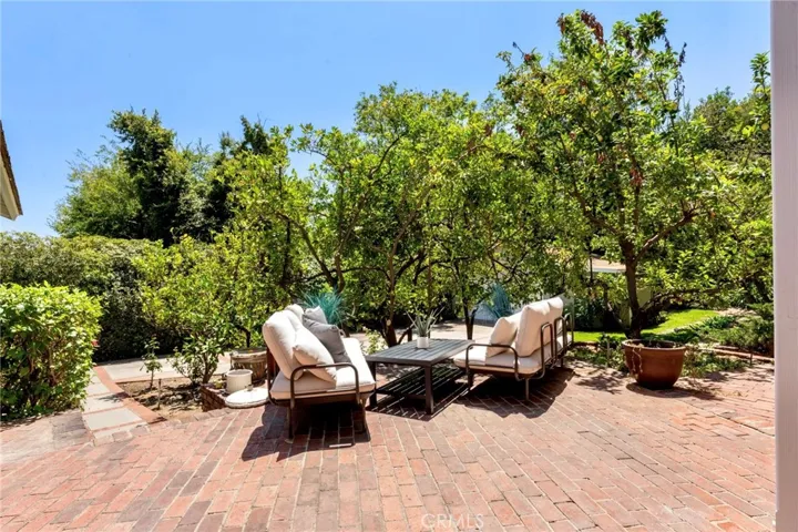 561 Sierra Meadows, Sierra Madre, California 91024