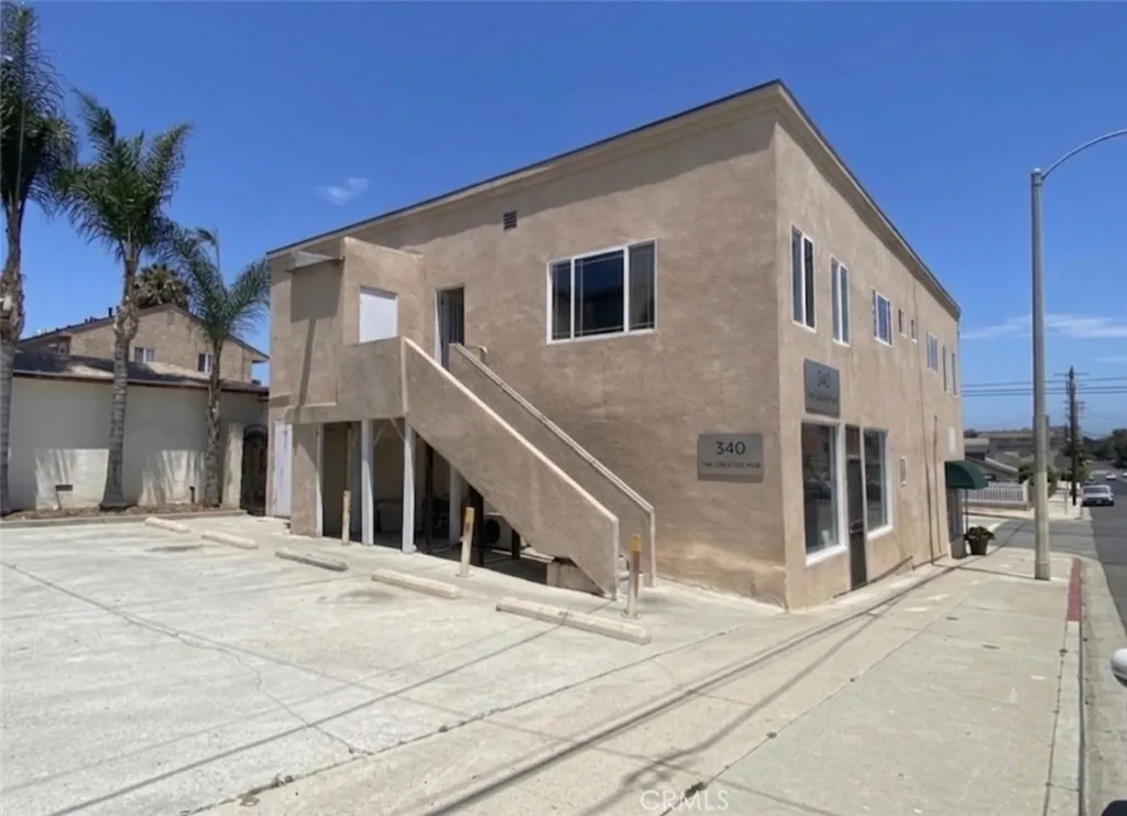 537 S Cabrillo