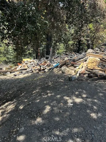 1102 Chateau, Crestline, California 92325