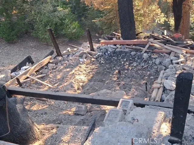 1102 Chateau, Crestline, California 92325
