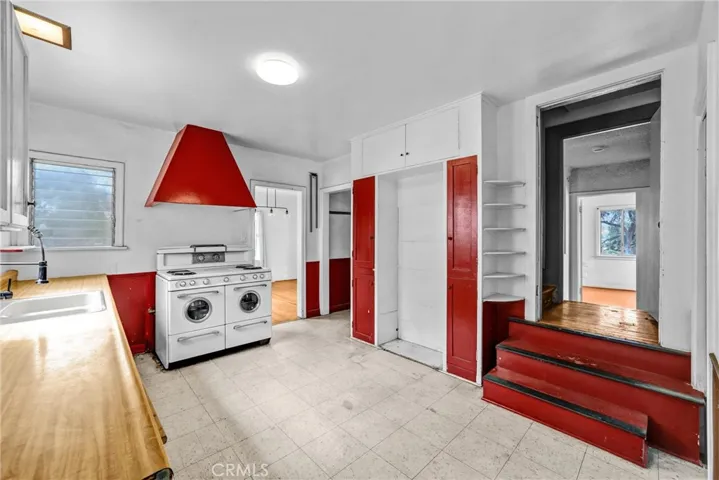 6179 Myosotis, Los Angeles, California 90042