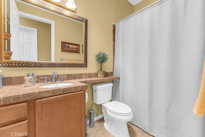 Full Hall Bath