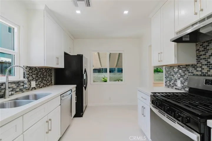 6712 Belmar Avenue, Reseda, California 91335