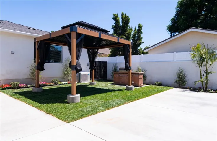 11831 Pomering B, Downey, California 90241