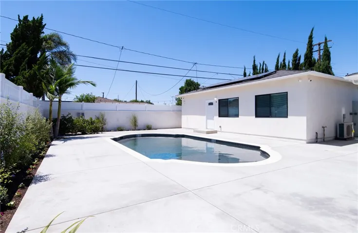 11831 Pomering B, Downey, California 90241