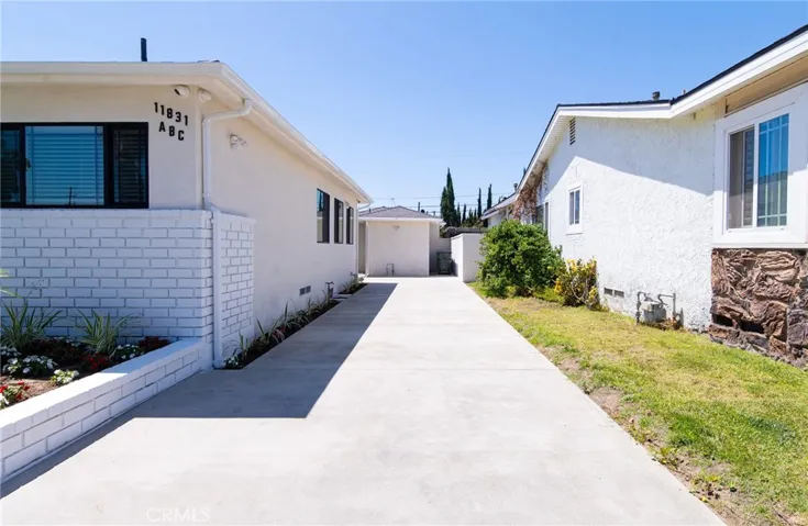 11831 Pomering B, Downey, California 90241