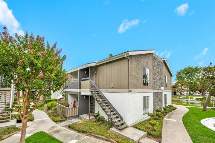 Located in the highly desirable Lakeshore Tennis Club Condominium community