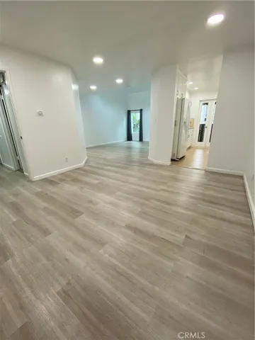 18645 Hatteras, Tarzana, California 91356