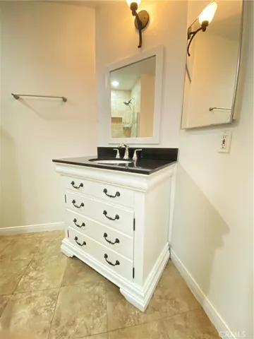 18645 Hatteras, Tarzana, California 91356