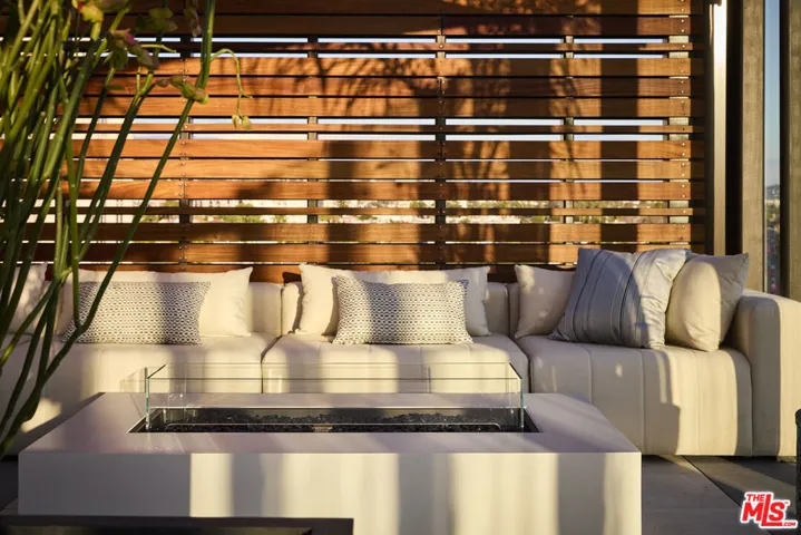 8420 W Sunset Boulevard 601, West Hollywood, California 90069