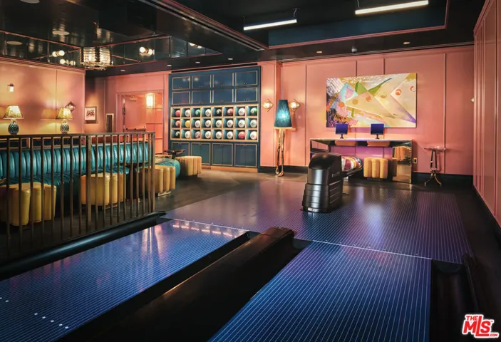8420 W Sunset Boulevard 601, West Hollywood, California 90069