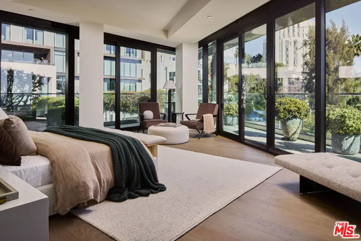 8420 W Sunset Boulevard 601, West Hollywood, California 90069