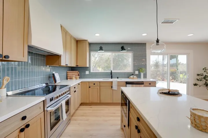 10236 Lake Meadow Lane, Escondido, California 92026