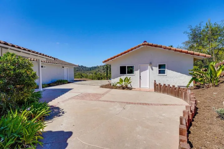 10236 Lake Meadow Lane, Escondido, California 92026