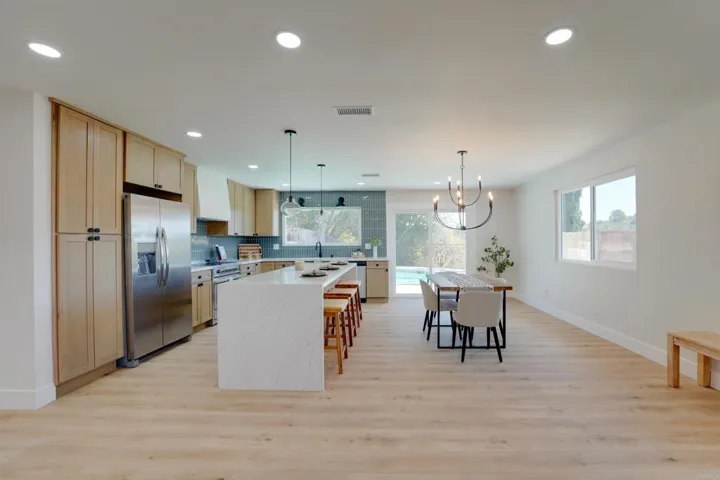 10236 Lake Meadow Lane, Escondido, California 92026