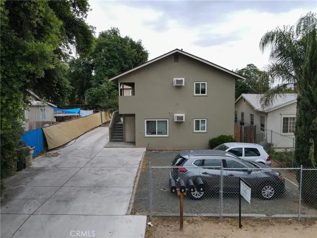 2207 River, Bakersfield, California 93305