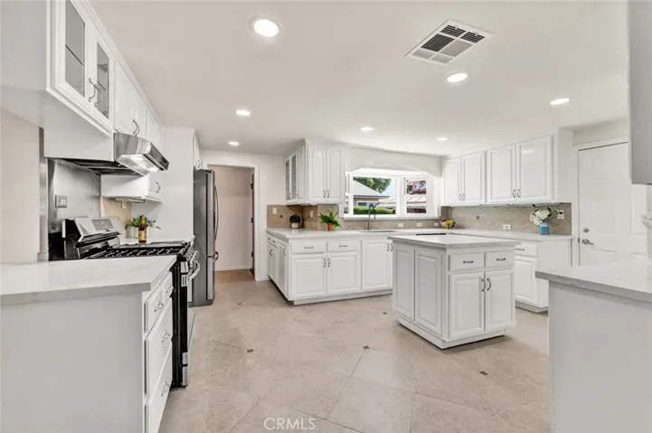 2137 W Cris Avenue W, Anaheim, California 92804