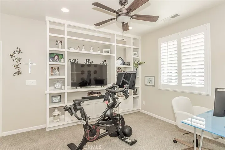 7049 N Cedar Hill, Fresno, California 93722