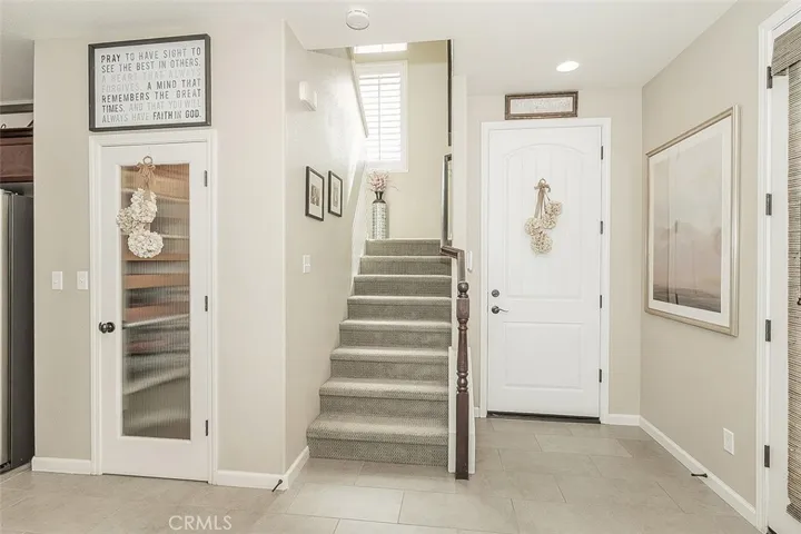 7049 N Cedar Hill, Fresno, California 93722
