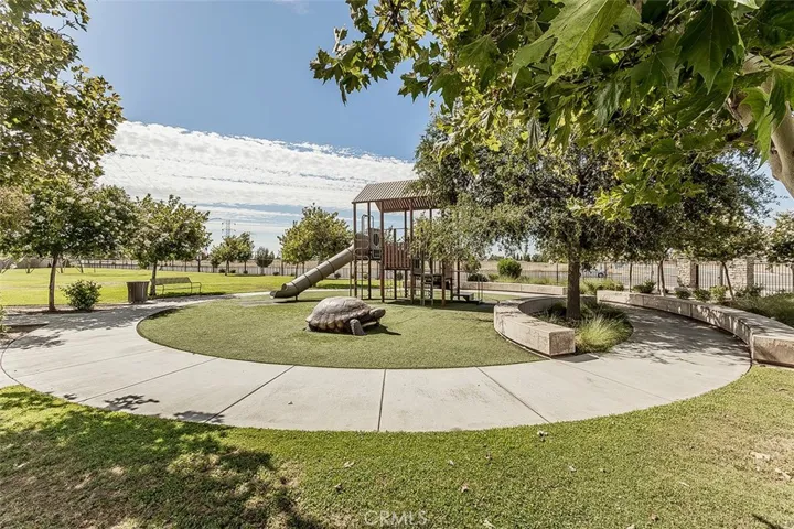 7049 N Cedar Hill, Fresno, California 93722