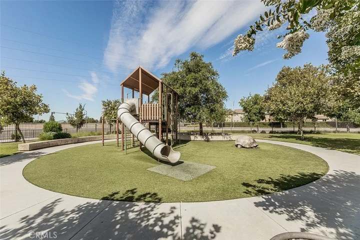 7049 N Cedar Hill, Fresno, California 93722