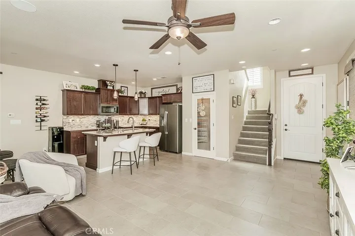 7049 N Cedar Hill, Fresno, California 93722