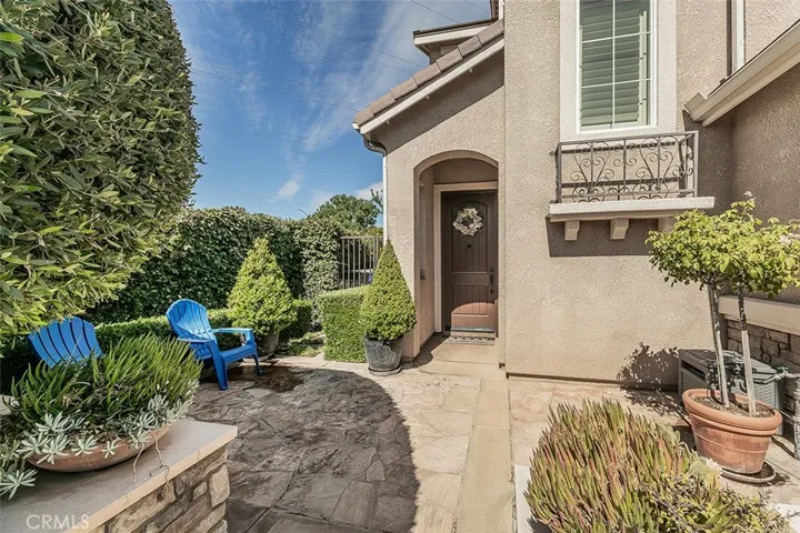 7049 N Cedar Hill, Fresno, California 93722
