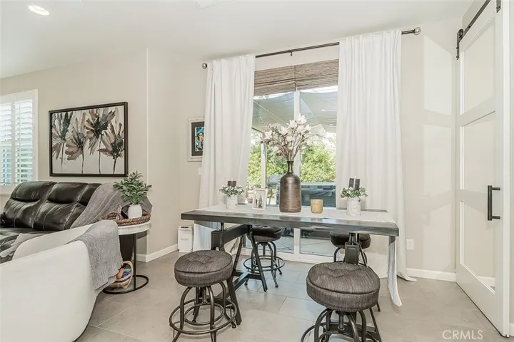 7049 N Cedar Hill, Fresno, California 93722