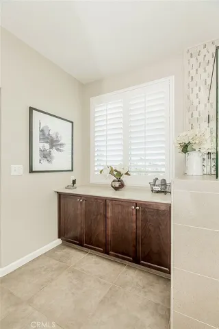 7049 N Cedar Hill, Fresno, California 93722