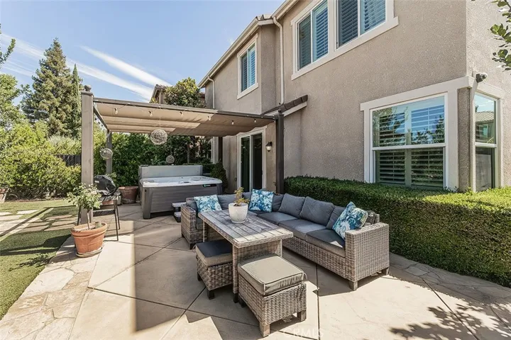 7049 N Cedar Hill, Fresno, California 93722