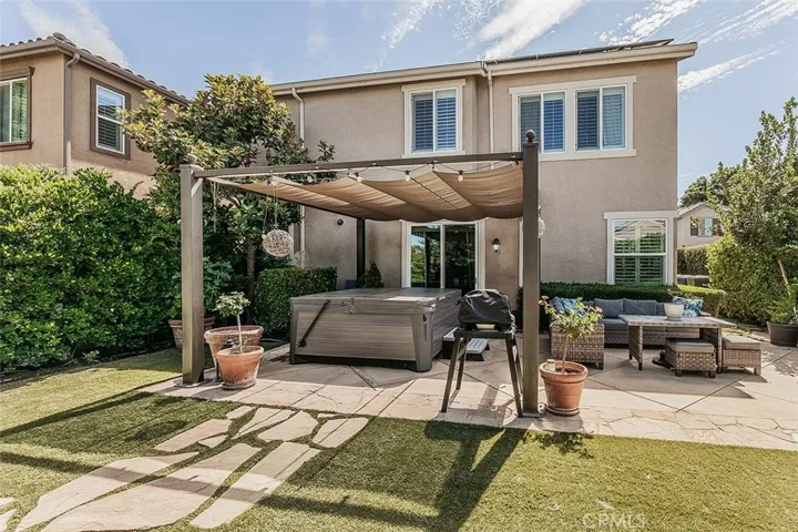7049 N Cedar Hill, Fresno, California 93722