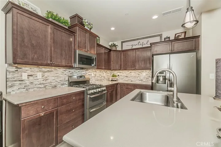 7049 N Cedar Hill, Fresno, California 93722